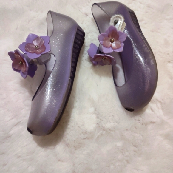 SOLD Mini Melissa - Picture 3 of 3